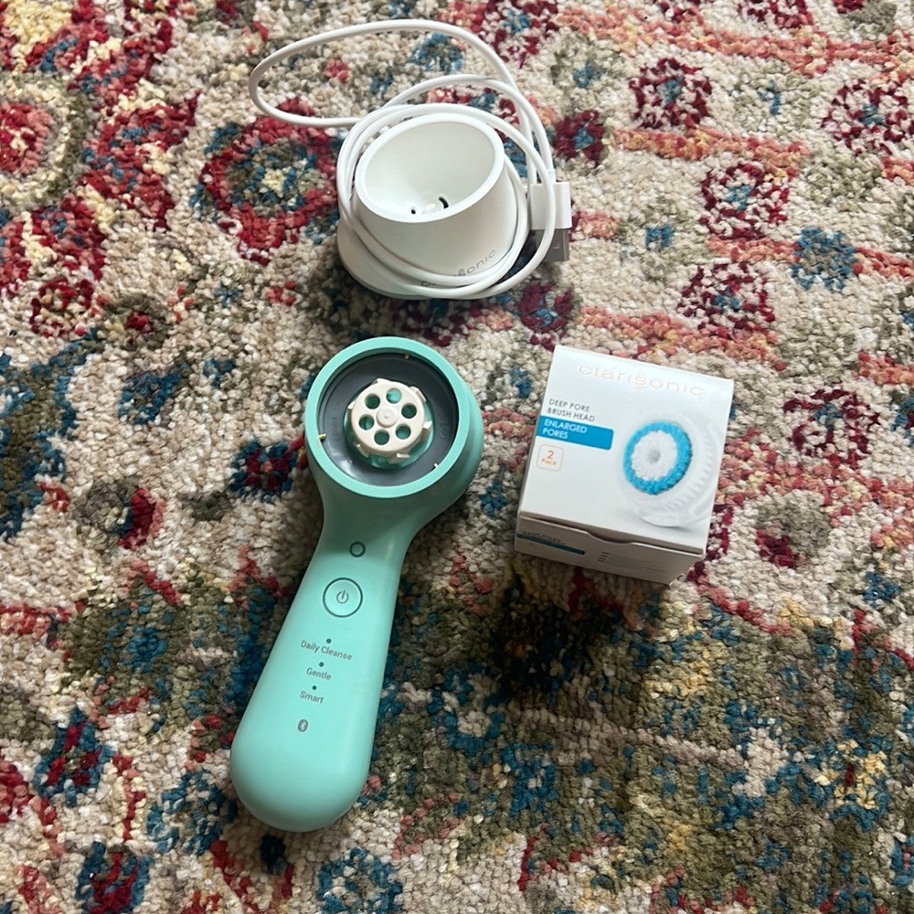 Clarisonic Mia Smart and Brush Head Set
